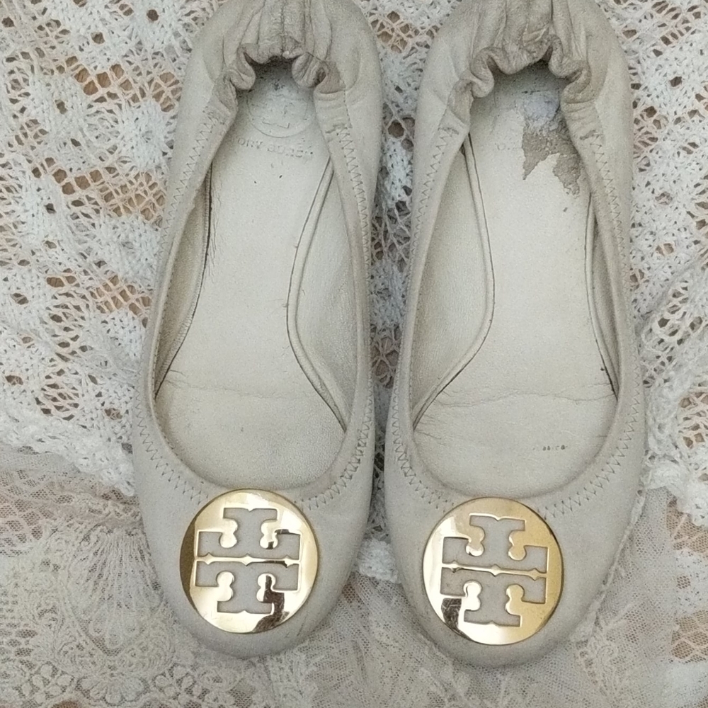 TORY BURCH WHITE REVAS..SEE PICS PLS!!